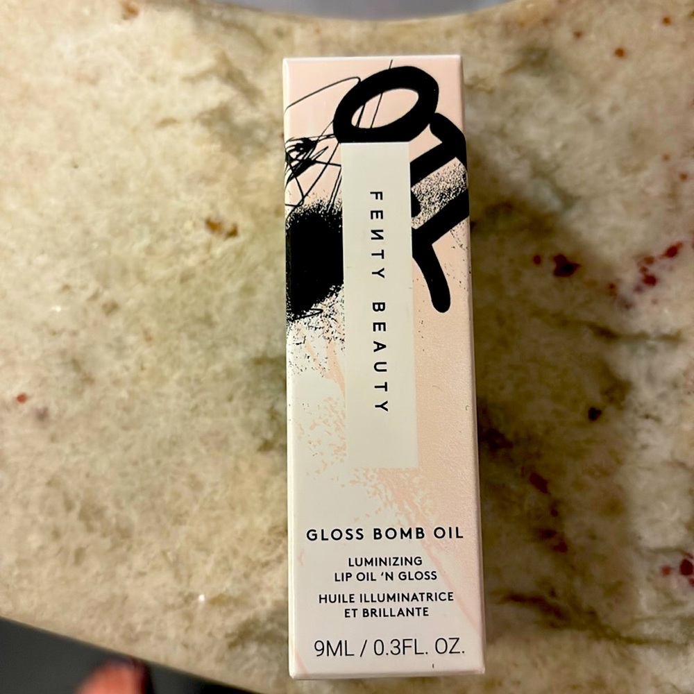New unopened Fenty Beauty gloss bomb oil